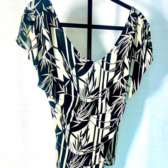 BCBG TOP - Picture 1 of 3